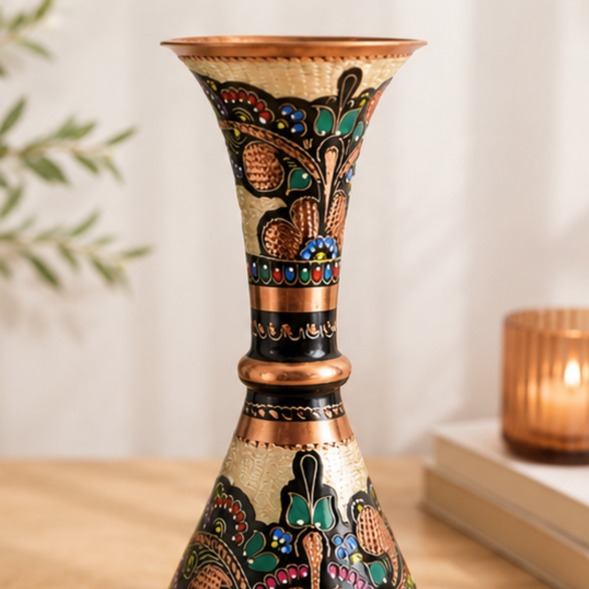 El Yapımı Saf Bakır Vazo (26 cm) - Otantik Sanat İşi Dekoratif Çiçek Vazosu & Özel Hediye
